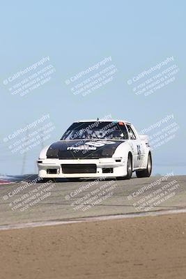 media/Oct-26-2025-CalClub SCCA (Sun) [[8ce1e69566]]/Group 2/Grapevine/